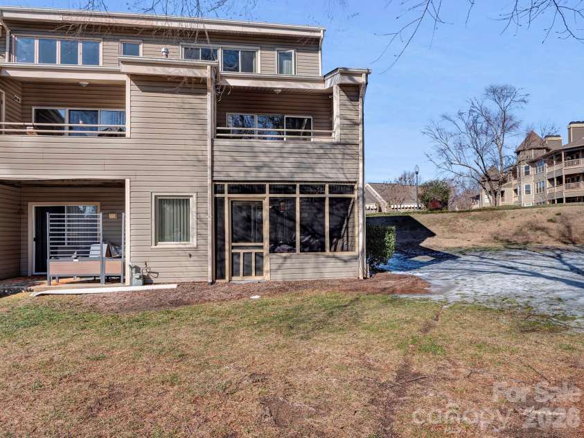 14526 Waterside Drive, Charlotte, NC 28278.  MLS# CAR4341702, YatesRealty ID 6807. 