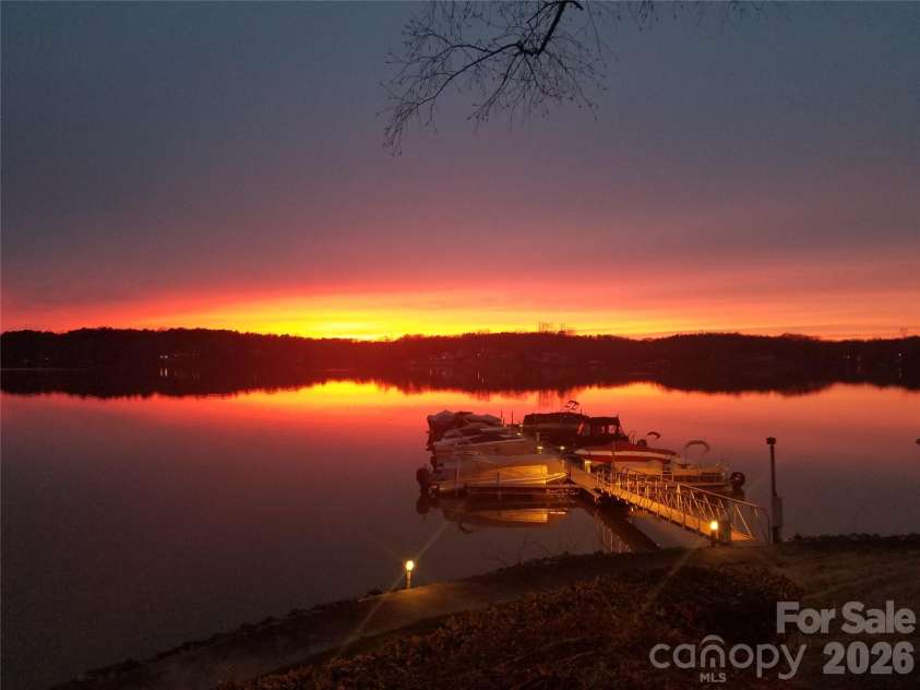 14526 Waterside Drive, Charlotte, NC 28278.  MLS# CAR4341702, YatesRealty ID 6807. Community boat dock