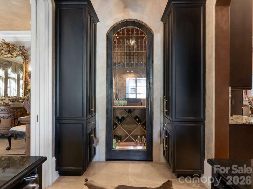 8524 Winged Bourne Road, Charlotte, NC 28210.  MLS# CAR4358780, YatesRealty ID 6808. Bar/Butler's Pantry 