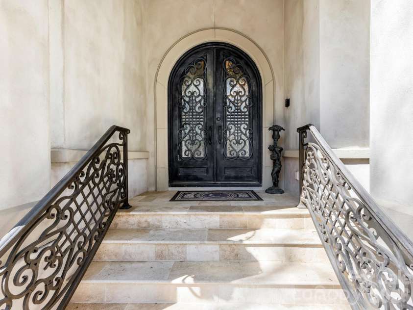 8524 Winged Bourne Road, Charlotte, NC 28210.  MLS# CAR4358780, YatesRealty ID 6808. Front Entry