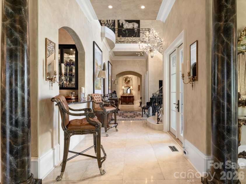 8524 Winged Bourne Road, Charlotte, NC 28210.  MLS# CAR4358780, YatesRealty ID 6808. Front Hall 