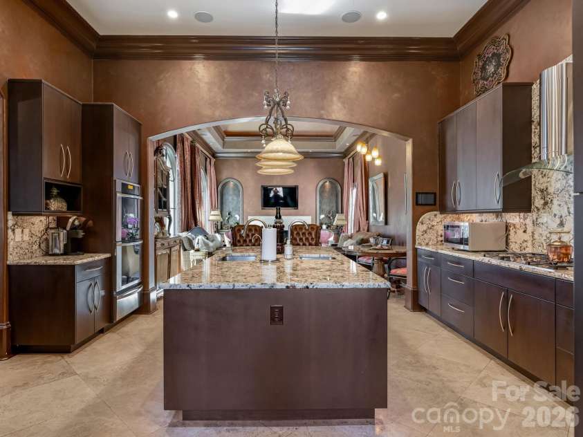 8524 Winged Bourne Road, Charlotte, NC 28210.  MLS# CAR4358780, YatesRealty ID 6808. Kitchen 