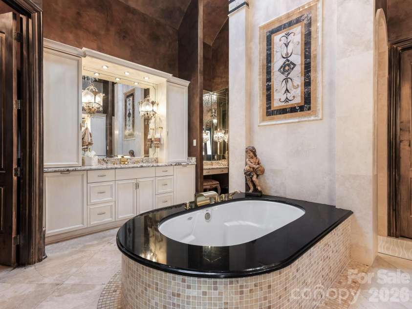 8524 Winged Bourne Road, Charlotte, NC 28210.  MLS# CAR4358780, YatesRealty ID 6808. Primary Bathroom 