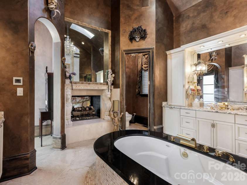 8524 Winged Bourne Road, Charlotte, NC 28210.  MLS# CAR4358780, YatesRealty ID 6808. Primary Bathroom 