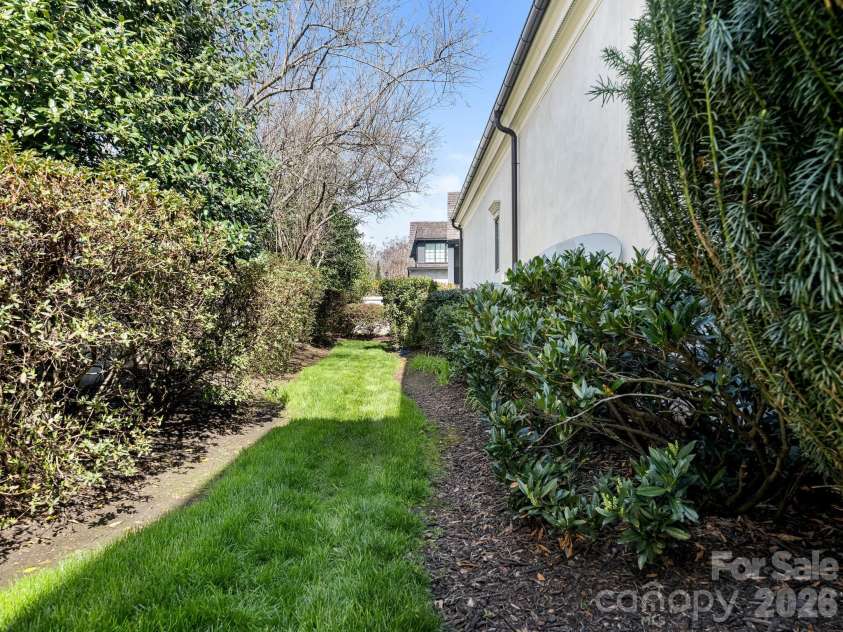 8524 Winged Bourne Road, Charlotte, NC 28210.  MLS# CAR4358780, YatesRealty ID 6808. Side Yard 