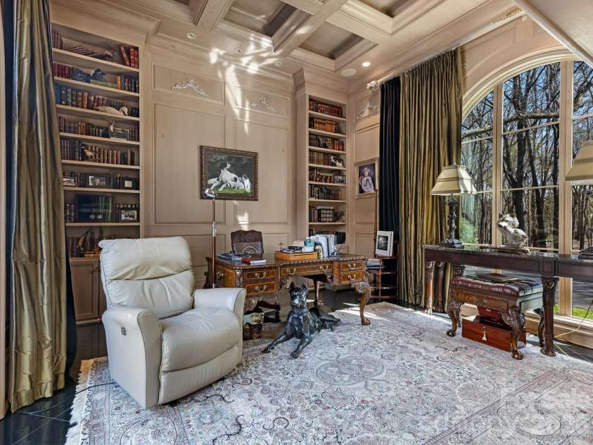 8524 Winged Bourne Road, Charlotte, NC 28210.  MLS# CAR4358780, YatesRealty ID 6808. Study 
