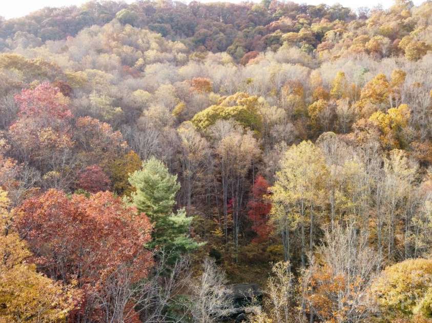 183 Stoney Fork Road, Barnardsville, NC 28709.  MLS# CAR4213332, YatesRealty ID 6809. 