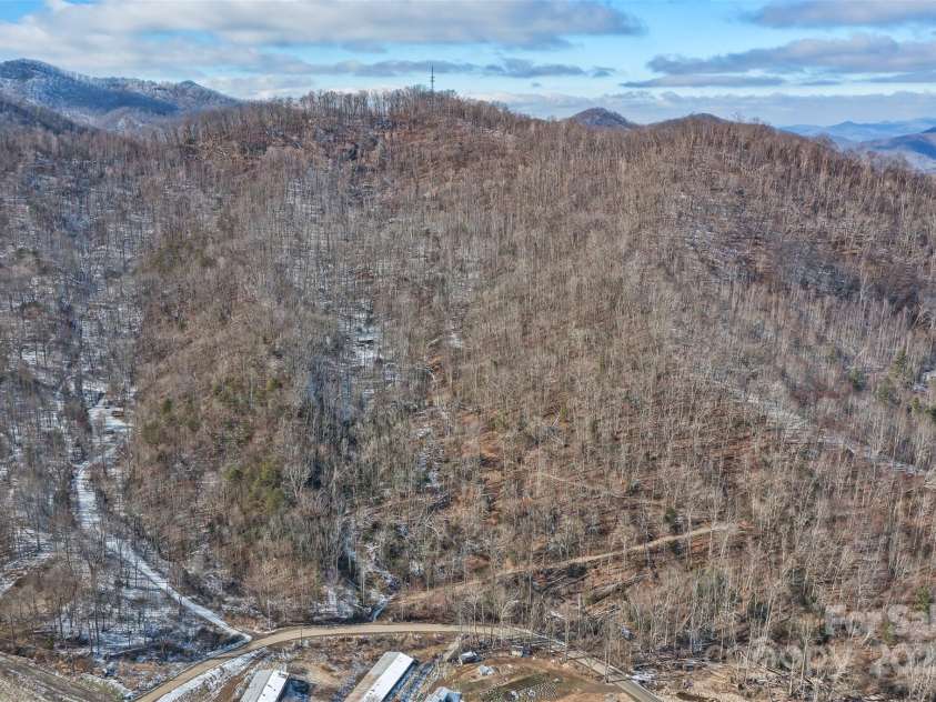 183 Stoney Fork Road, Barnardsville, NC 28709.  MLS# CAR4213332, YatesRealty ID 6809. 