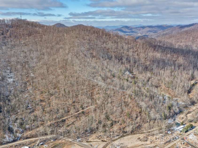 183 Stoney Fork Road, Barnardsville, NC 28709.  MLS# CAR4213332, YatesRealty ID 6809. 