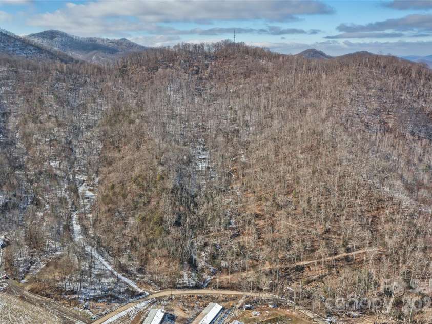 183 Stoney Fork Road, Barnardsville, NC 28709.  MLS# CAR4213332, YatesRealty ID 6809. 