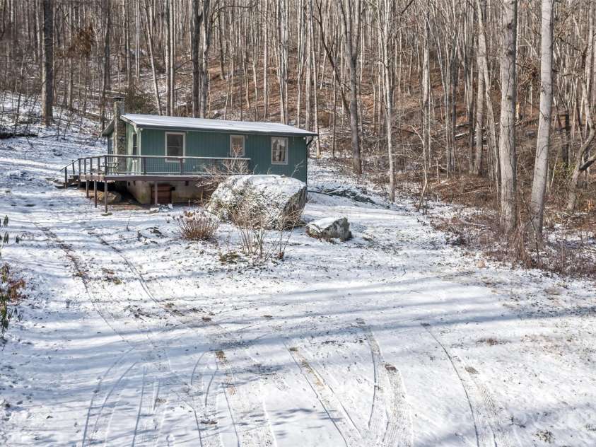 183 Stoney Fork Road, Barnardsville, NC 28709.  MLS# CAR4213332, YatesRealty ID 6809. 