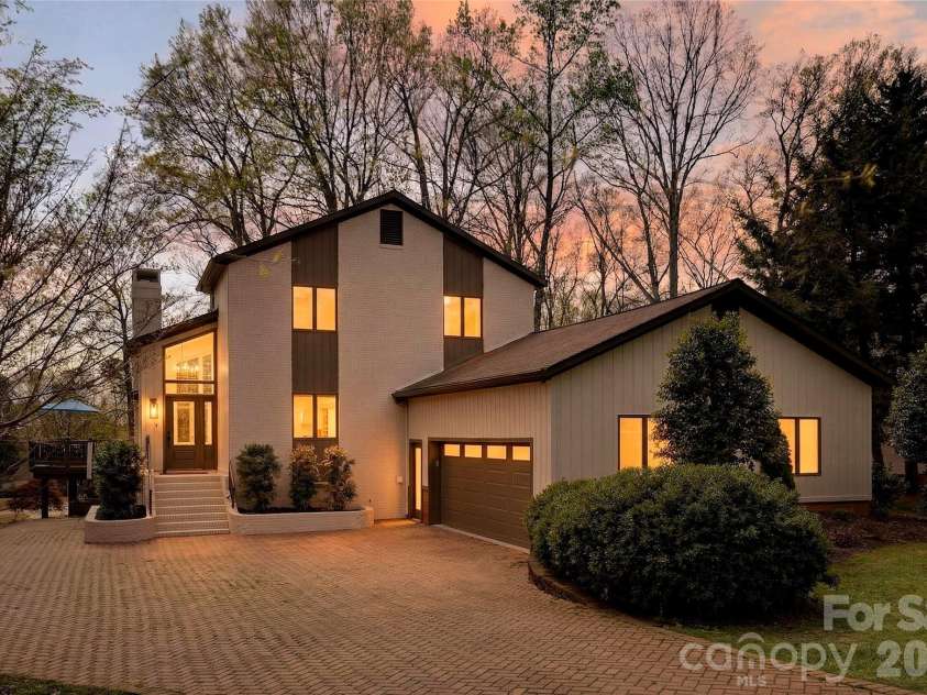 8001 Serendipity Lane, Charlotte, NC 28277.  MLS# CAR4356091, YatesRealty ID 6809. 