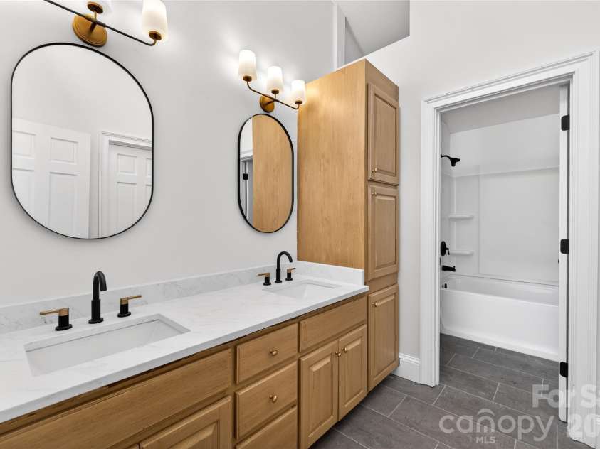 8001 Serendipity Lane, Charlotte, NC 28277.  MLS# CAR4356091, YatesRealty ID 6809. 