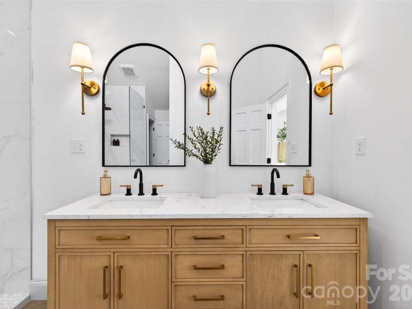 8001 Serendipity Lane, Charlotte, NC 28277.  MLS# CAR4356091, YatesRealty ID 6809. 