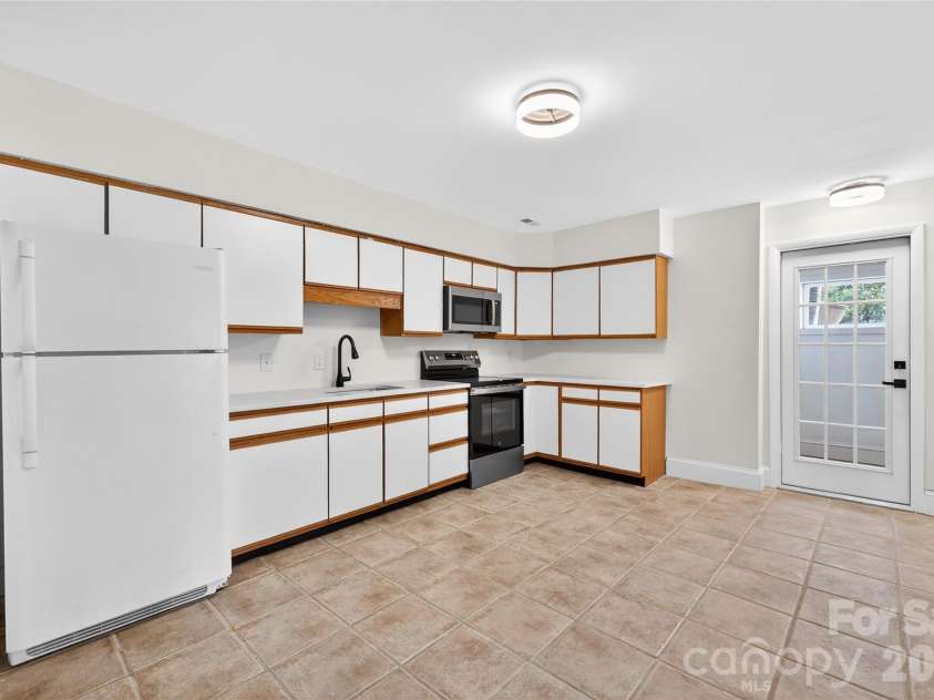 8001 Serendipity Lane, Charlotte, NC 28277.  MLS# CAR4356091, YatesRealty ID 6809. 