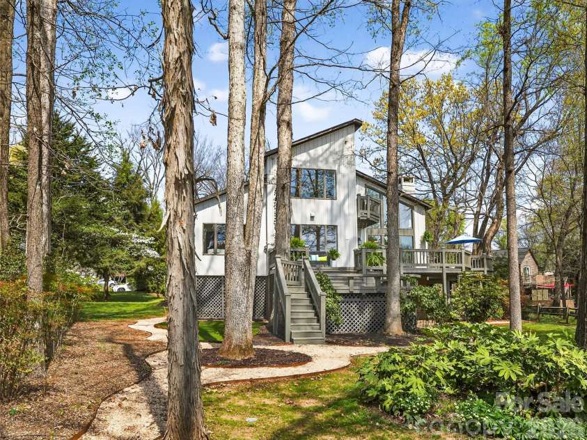 8001 Serendipity Lane, Charlotte, NC 28277.  MLS# CAR4356091, YatesRealty ID 6809. 