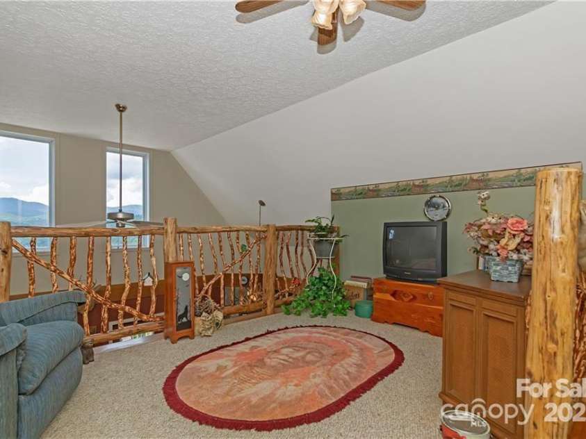 612 Old Home Place Road, Tuckasegee, NC 28783.  MLS# CAR4300096, YatesRealty ID 681. Loft Area