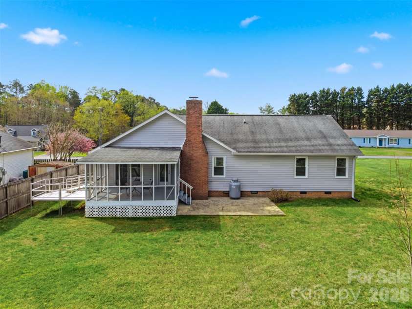 1951 19th Avenue Drive, Hickory, NC 28601.  MLS# CAR4360465, YatesRealty ID 6810. 
