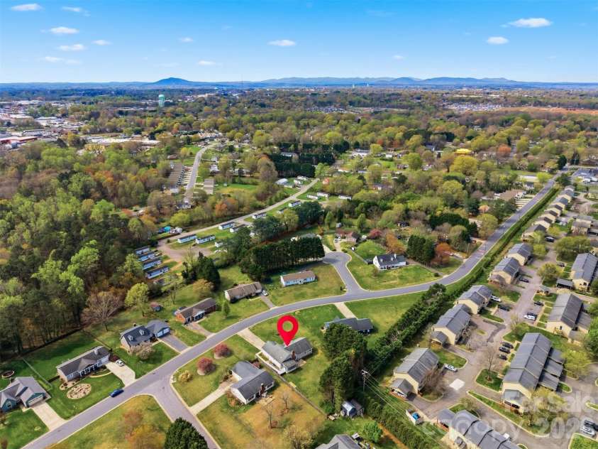 1951 19th Avenue Drive, Hickory, NC 28601.  MLS# CAR4360465, YatesRealty ID 6810. 