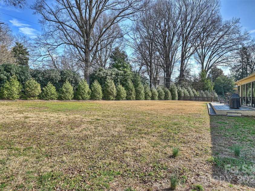 2100 Sunderland Place, Charlotte, NC 28211.  MLS# CAR4220648, YatesRealty ID 6810. 
