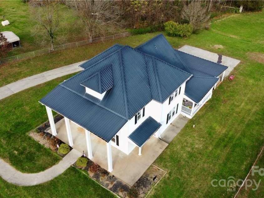 327 Carolina Avenue, Boonville, NC 27011.  MLS# CAR4214083, YatesRealty ID 6811. 