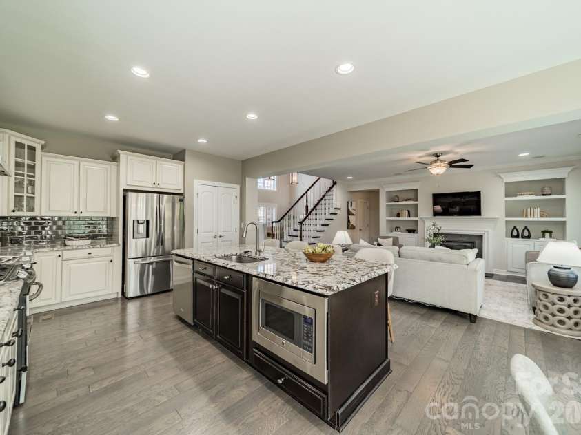 304 Tallow Tree Court, Waxhaw, NC 28173.  MLS# CAR4358715, YatesRealty ID 6812. 