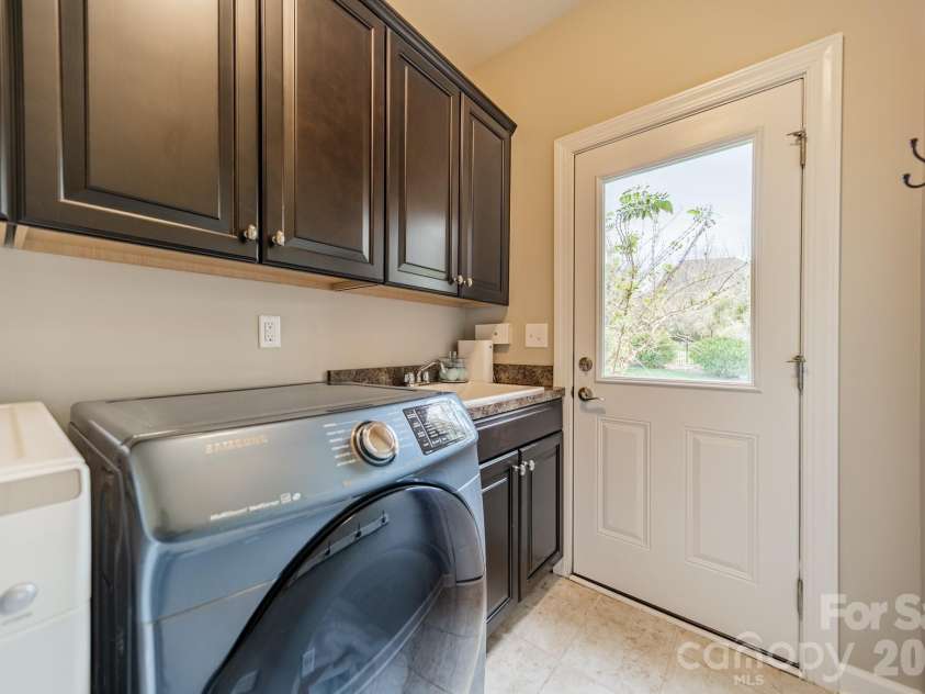304 Tallow Tree Court, Waxhaw, NC 28173.  MLS# CAR4358715, YatesRealty ID 6812. 
