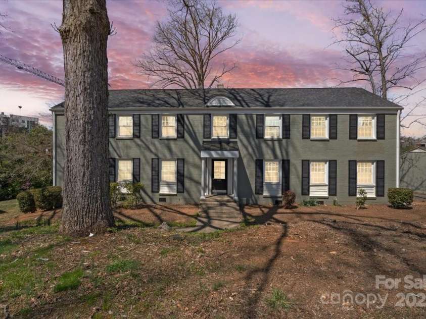 343 Wakefield Drive, Charlotte, NC 28209.  MLS# CAR4238200, YatesRealty ID 6812. 