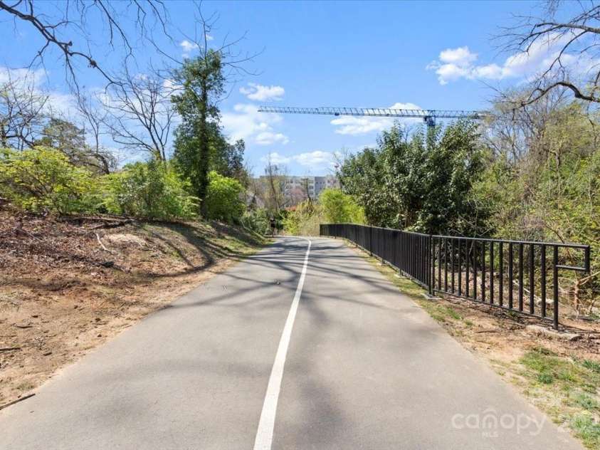 343 Wakefield Drive, Charlotte, NC 28209.  MLS# CAR4238200, YatesRealty ID 6812. 