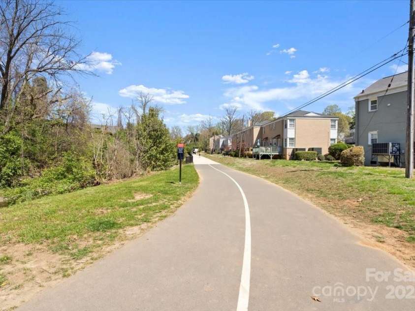 343 Wakefield Drive, Charlotte, NC 28209.  MLS# CAR4238200, YatesRealty ID 6812. 