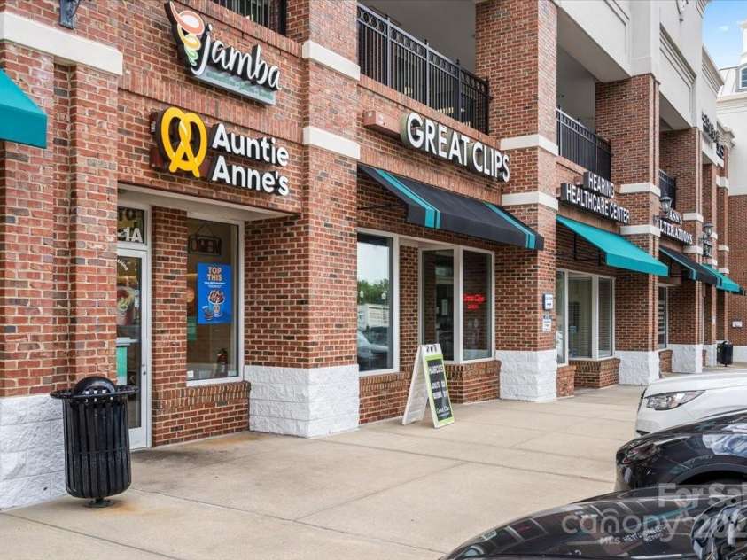 343 Wakefield Drive, Charlotte, NC 28209.  MLS# CAR4238200, YatesRealty ID 6812. 