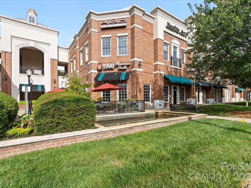 343 Wakefield Drive, Charlotte, NC 28209.  MLS# CAR4238200, YatesRealty ID 6812. 