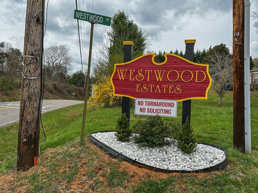 14 Westfield Trace, Franklin, NC 28734.  MLS# CAR4238067, YatesRealty ID 6813. 