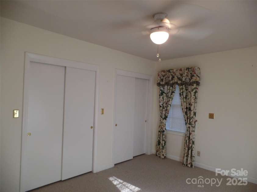 211 Walnut Avenue, Mount Holly, NC 28120.  MLS# CAR4210588, YatesRealty ID 6813. Double Closets