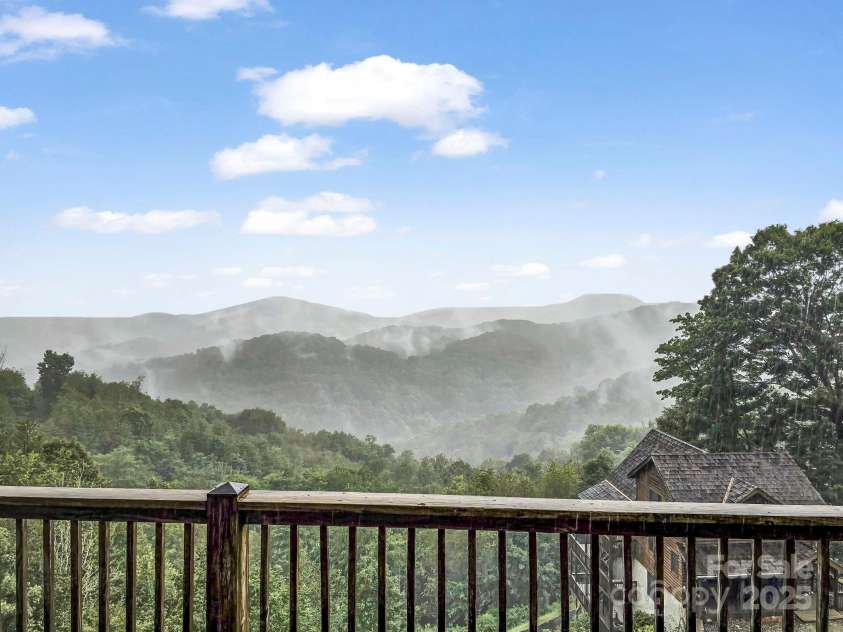 161 Scenic Wolf Drive, Mars Hill, NC 28754.  MLS# CAR4296780, YatesRealty ID 6814. 