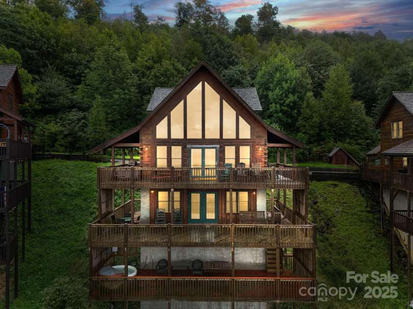 161 Scenic Wolf Drive, Mars Hill, NC 28754.  MLS# CAR4296780, YatesRealty ID 6814. 
