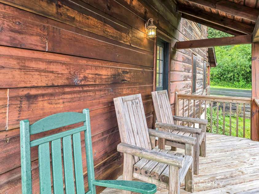 161 Scenic Wolf Drive, Mars Hill, NC 28754.  MLS# CAR4296780, YatesRealty ID 6814. 