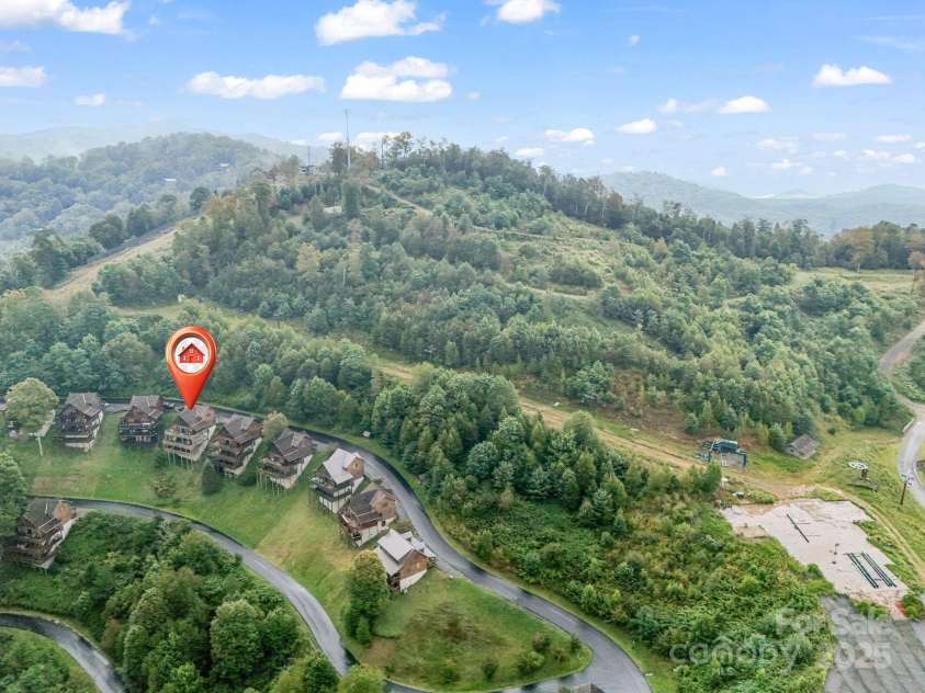 161 Scenic Wolf Drive, Mars Hill, NC 28754.  MLS# CAR4296780, YatesRealty ID 6814. 
