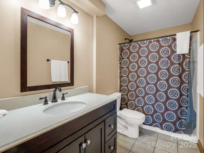 161 Scenic Wolf Drive, Mars Hill, NC 28754.  MLS# CAR4296780, YatesRealty ID 6814. Lower Level Full Bath