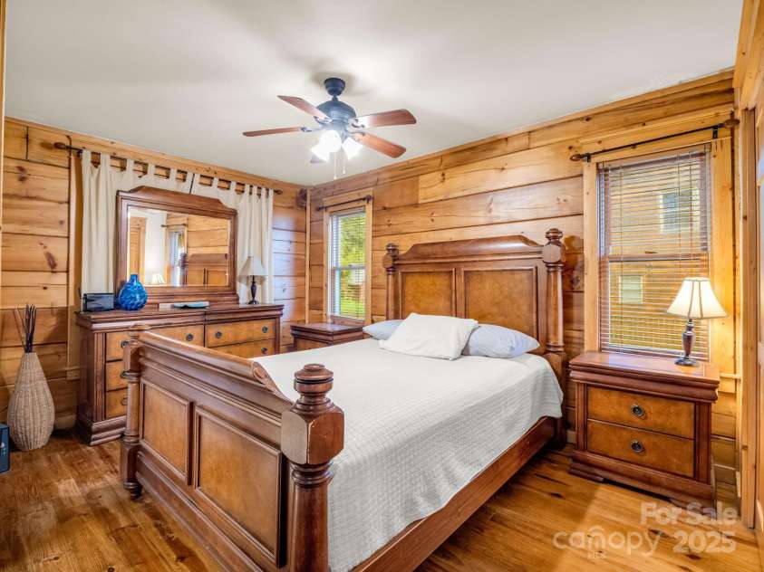 161 Scenic Wolf Drive, Mars Hill, NC 28754.  MLS# CAR4296780, YatesRealty ID 6814. Main Floor Primary Suite