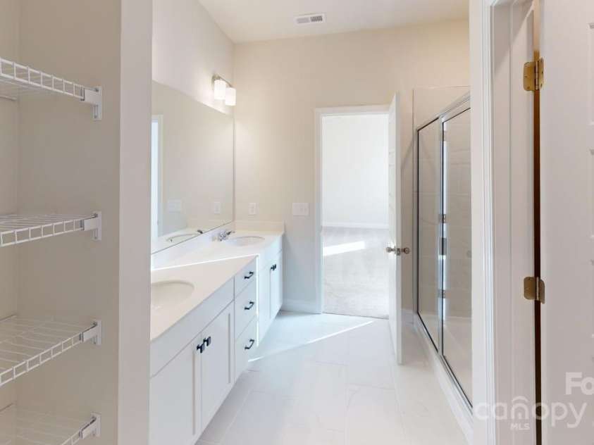 515 Tates Trail, Cramerton, NC 28032.  MLS# CAR4187840, YatesRealty ID 6814. 