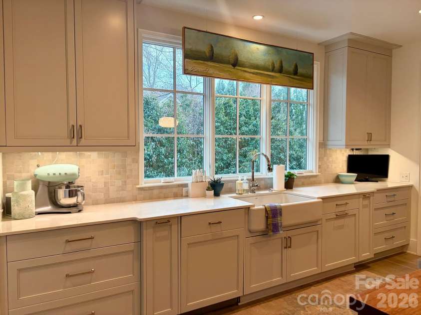 4014 Melchor Avenue, Charlotte, NC 28211.  MLS# CAR4349885, YatesRealty ID 6815. 