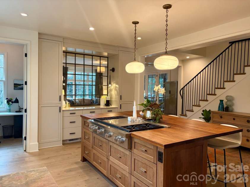 4014 Melchor Avenue, Charlotte, NC 28211.  MLS# CAR4349885, YatesRealty ID 6815. 