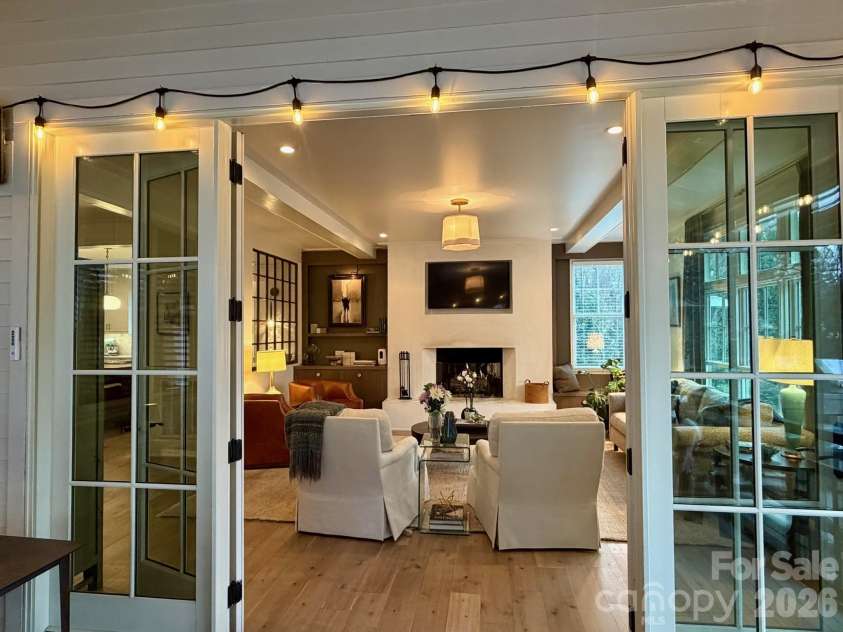4014 Melchor Avenue, Charlotte, NC 28211.  MLS# CAR4349885, YatesRealty ID 6815. 