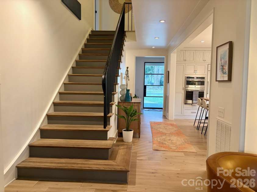 4014 Melchor Avenue, Charlotte, NC 28211.  MLS# CAR4349885, YatesRealty ID 6815. 