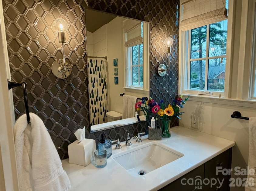 4014 Melchor Avenue, Charlotte, NC 28211.  MLS# CAR4349885, YatesRealty ID 6815. 