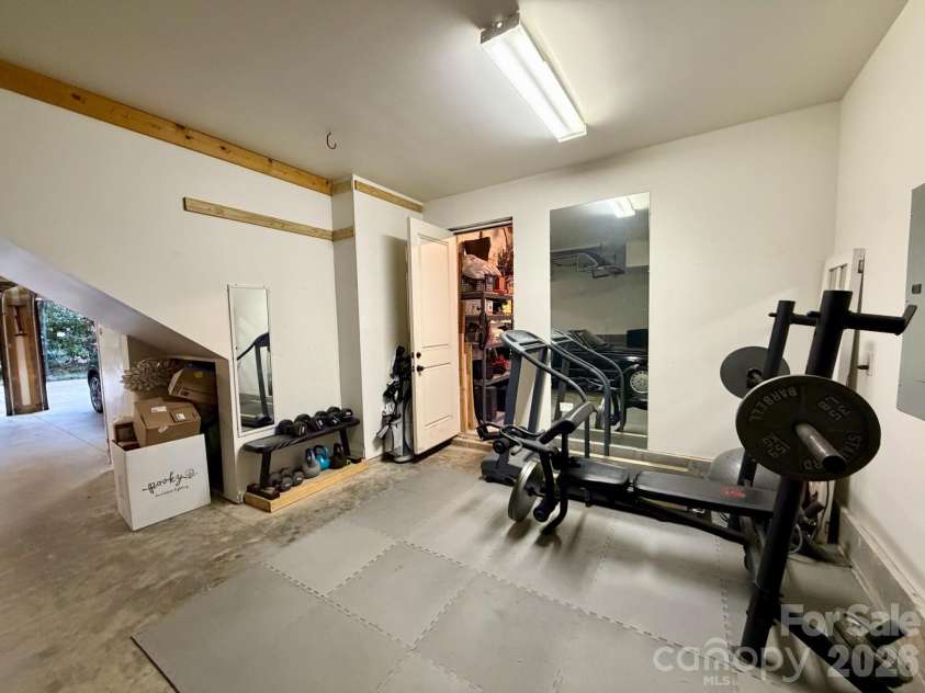 4014 Melchor Avenue, Charlotte, NC 28211.  MLS# CAR4349885, YatesRealty ID 6815. 