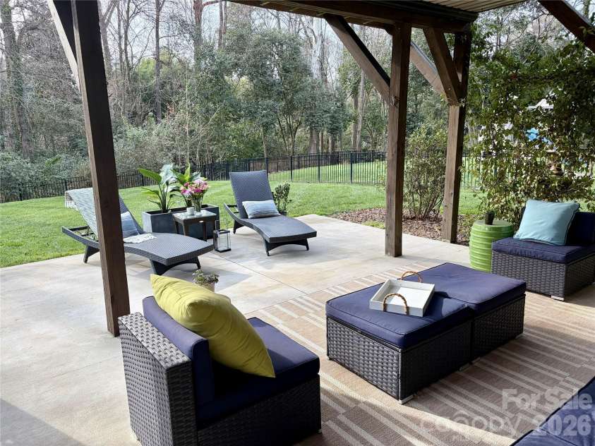 4014 Melchor Avenue, Charlotte, NC 28211.  MLS# CAR4349885, YatesRealty ID 6815. 