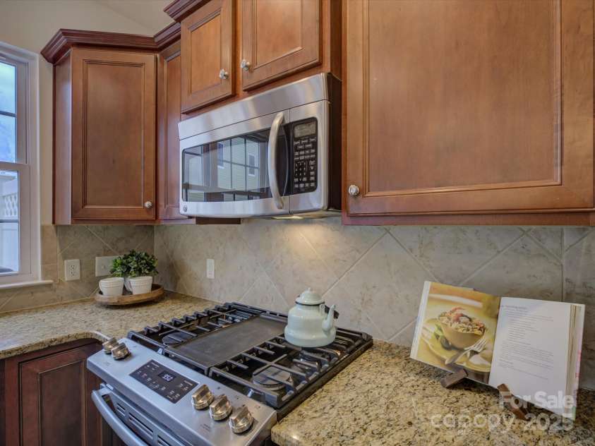 668 Sixth Baxter Crossing, Fort Mill, SC 29708.  MLS# CAR4244540, YatesRealty ID 6815. 
