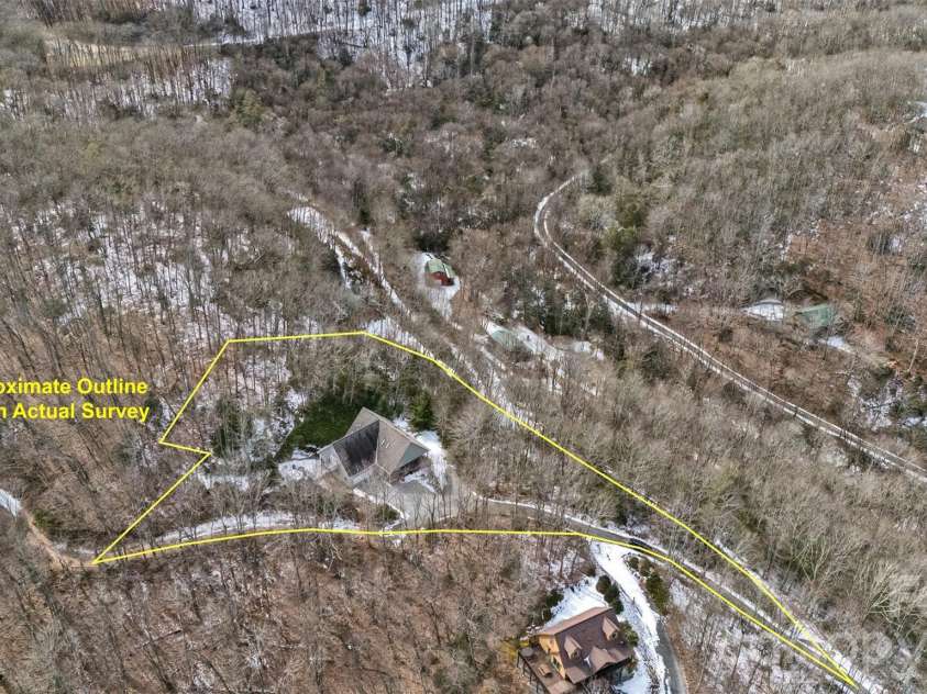 164 Tall Oaks Drive, Maggie Valley, NC 28751.  MLS# CAR4344503, YatesRealty ID 6816. So much privacy. 